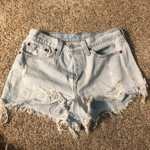 AUTHENTIC Levi shorts